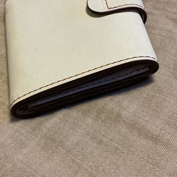 Coach Cream Wallet - Picture 6 of 14